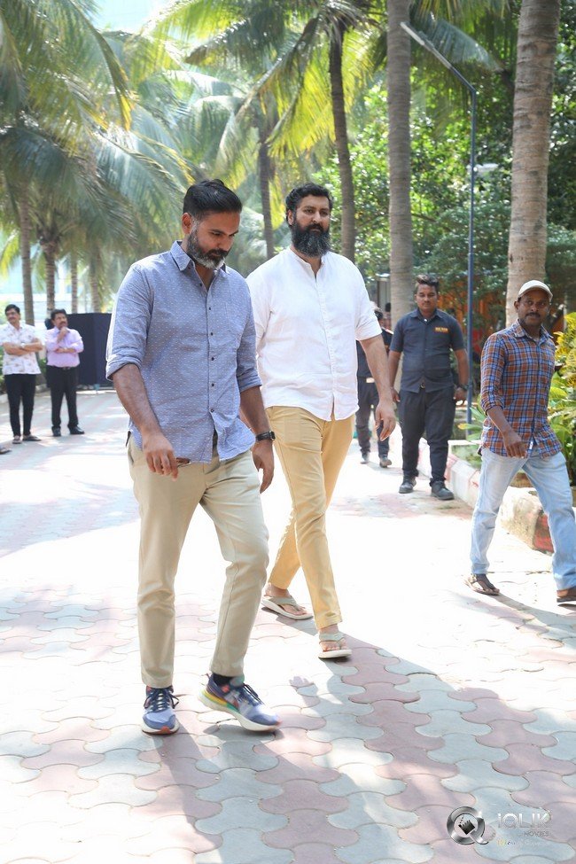 Celebrities-pay-homage-to-superstar-Krishna